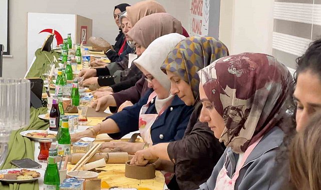 Kızılay Kadın Ağrı'dan 81 İl 81 Aşevi Projesi'ne destek