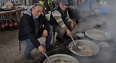 Kızılcabölük'te 650 yıldır imece usulüyle pekmezler kaynıyor