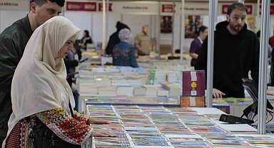 Kocaeli Kitap Fuarı kapılarını açtı: Her yaştan okur fuarda