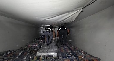 Kocaeli'de durdurulan tırda 95 bin paket elektronik sigara tütünü ele geçirildi