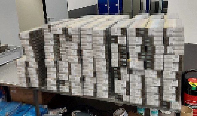 Köln Havalimanı'nda 12 valizde 57 bin paket kaçak sigara ele geçirildi