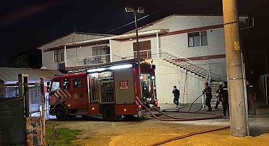 Konfeksiyon atölyesinde çıkan yangın büyümeden söndürüldü
