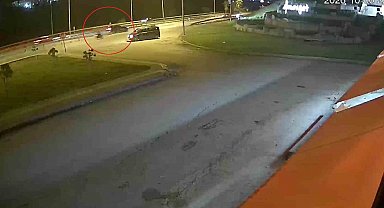 Kontrolsüz dönen otomobil motosiklete çarptı: 1 yaralı