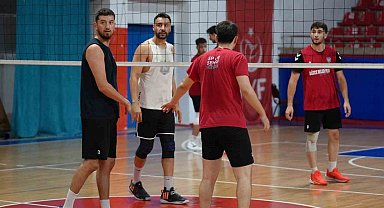 Konuralp Beyleri parkeye çıkıyor