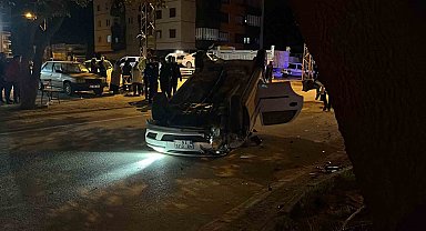 Konya'da iki otomobil çarpıştı: 1 araç takla attı