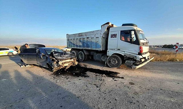 Konya'da kamyon otomobille çarpıştı: 1 yaralı