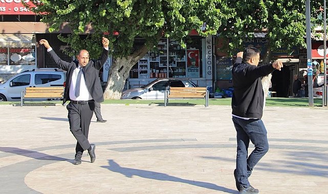 Köşk'te Muhtarlar zeybek oyanayıp günlerini kutladı