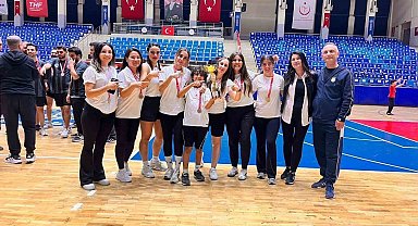Köşk'ün kadın futsal takımı bölge finaline yükseldi