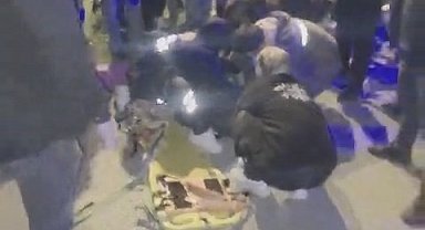 Kovancılar'da kamyonun çarptığı genç ağır yaralandı