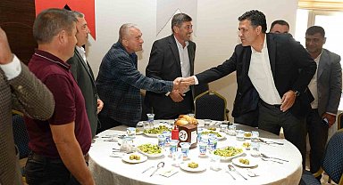 Kozan'da muhtarlar aynı sofrada buluştu