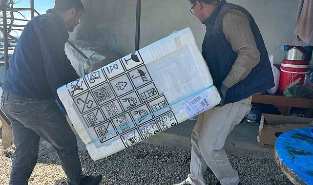 Kozan'da yangın mağdurlarına belediye desteği sürüyor