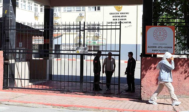 KPSS sınavı yapılan okulda kilitli kalan vatandaş kurtarıldı