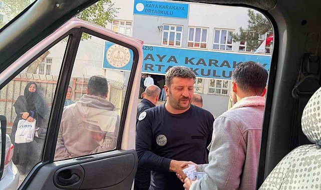 KPSS sınavına gidecekken asansörde kalan vatandaşın yardımına itfaiye yetişti