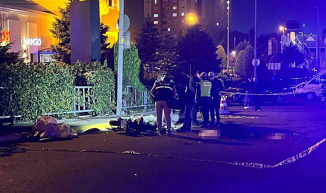 Küçükçekmece'de motosiklet otomobille çarpıştı: 1 ölü, 1 yaralı