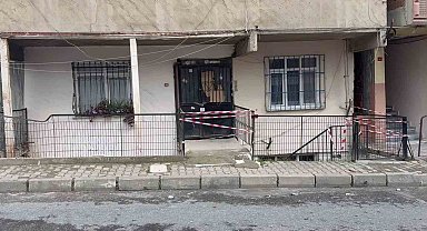 Küçükçekmece'de tahliye edilen bina mühürlendi: Zabıta ekipleri nöbet tutuyor