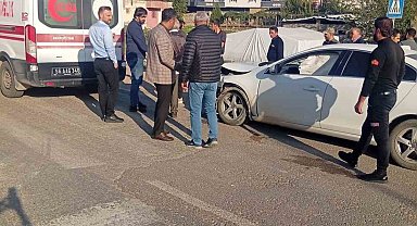 Kurtalan'da otomobil ile hafif ticari araç çarpıştı: 3 yaralı