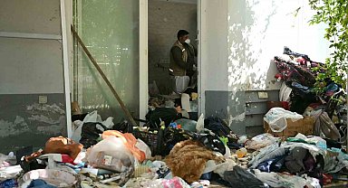 Kuşadası'nda çöp ev operasyonu
