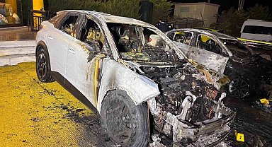Kuşadası'nda oto galeri kundaklandı