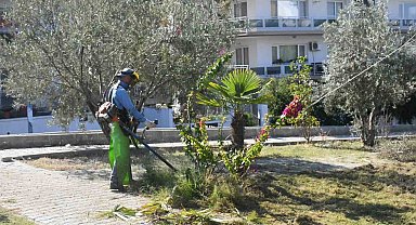 Kuşadası'nda park ve yeşil alanlar bakımdan geçiriliyor