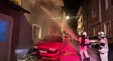 Kütahya'da 3 katlı binada yangın: 1 ölü