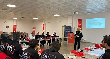 Kütahya'da AKUB gönüllülerine psikolojik ilk yardım eğitimi