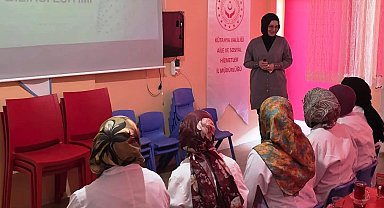 Kütahya'da bakımevi ve kreş personeline farkındalık eğitimi