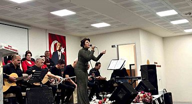 Kütahya'da kız öğrenci yurdunda Türk sanat müziği konseri düzenlendi