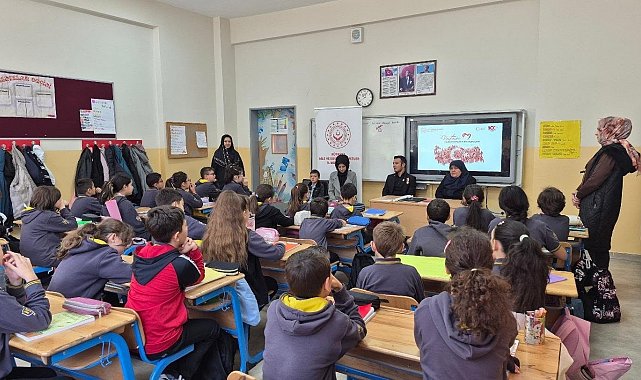 Kütahya'da öğrenciler şehit ailesi ve gazilerle buluştu