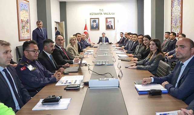 Kütahya'da uyuşturucu, kaçakçılık ve trafik güvenliği masaya yatırıldı