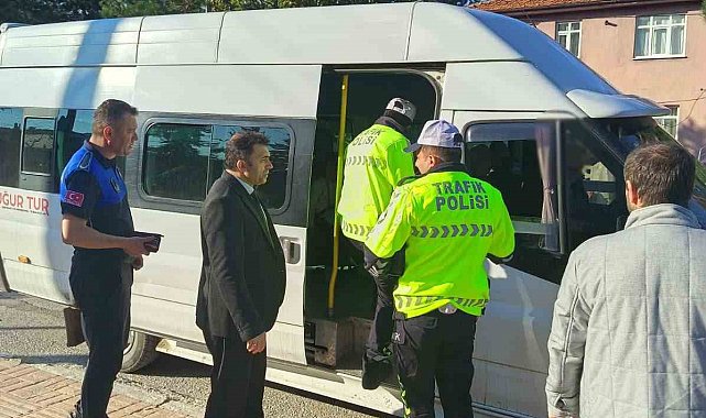 Ladik'te taşımalı eğitim servislerine sıkı denetim: 15 minibüs kontrol edildi