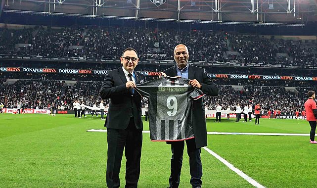 Les Ferdinand'dan Beşiktaş taraftarına övgü