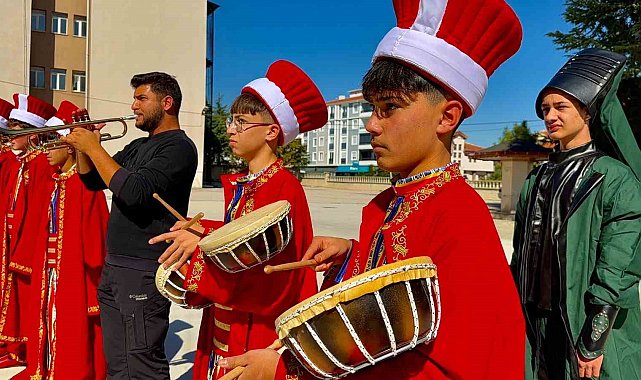Lise öğrencileri 'Mehteran Takımı' kurdu