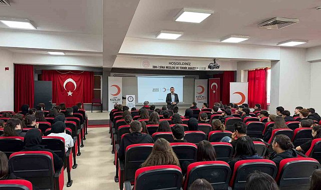 Lise öğrencilerine ilk yardım eğitimi verildi