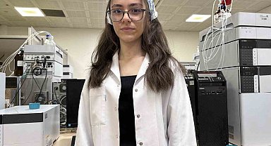 Lise öğrencisi Türkiye'nin en genç dergi hakemi oldu