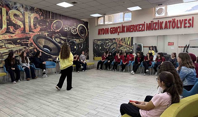 Liseli gençler, Aydın Gençlik Merkezi'ni keşfetti