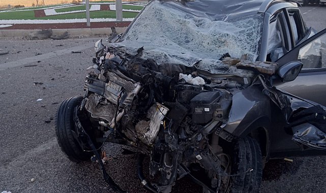 Malatya'da minibüs ile otomobil çarpıştı: 1'i ağır 3 yaralı