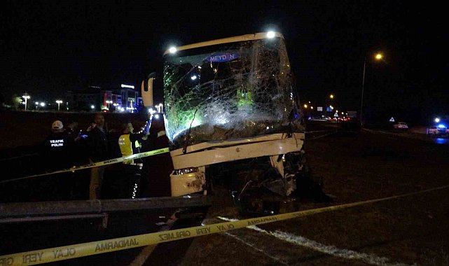 Malatya'da otobüs ile hafif ticari araç çarpıştı: 2 ölü, 3 yaralı