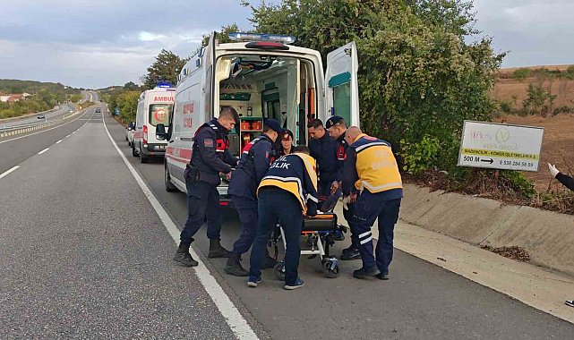 Malkara-Keşan yolunda kamyonet menfeze çarptı: 2 yaralı