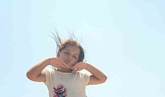 Maltepe'de yıkılan binanın enkazından geriye fotoğraflar kaldı: 5 yaşındaki Gülce son yolculuğuna uğurlanacak