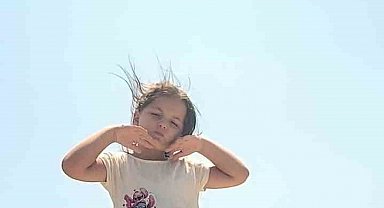 Maltepe'de yıkılan binanın enkazından geriye fotoğraflar kaldı: 5 yaşındaki Gülce son yolculuğuna uğurlanacak