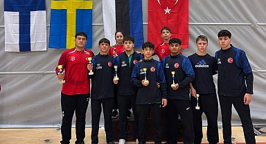 Manisa BBSK'lı güreşçiler Helsinki'den 8 madalya ile döndü