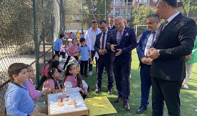 Manisa İl Milli Eğitim Müdürü Uğurelli'den minik girişimcilere destek
