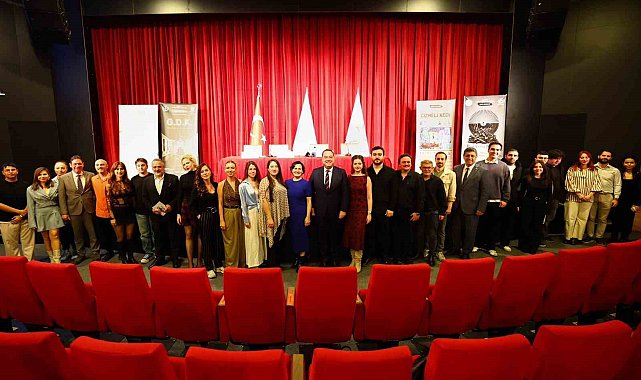 Manisa Şehir Tiyatrosu 20'inci yılını 'Duruş' temasıyla açıyor