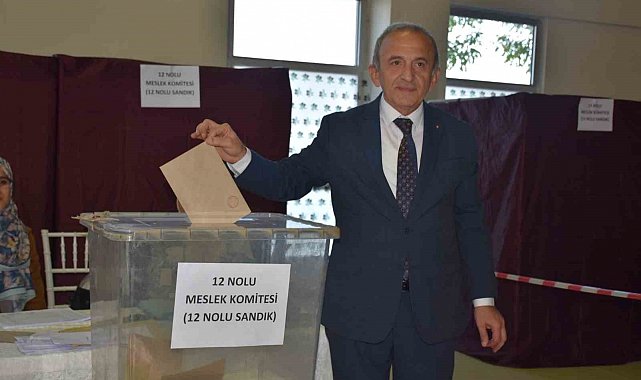 Manisa TSO seçimlerinde Başkan Mehmet Yılmaz güven tazeledi