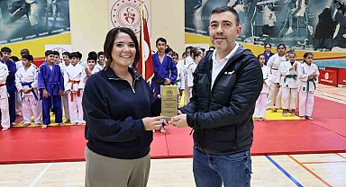 Manisa'da 8 başarılı antrenöre ödül