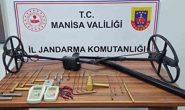 Manisa'da kaçak define avına suçüstü: 5 kişi yakalandı