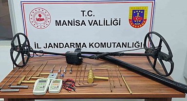 Manisa'da kaçak define avına suçüstü: 5 kişi yakalandı