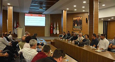 Manisa'da zeytin ve zeytinyağı sektörü masaya yatırıldı