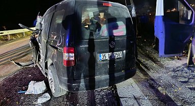 Manisa'da zincirleme kaza: 1'i ağır 5 yaralı