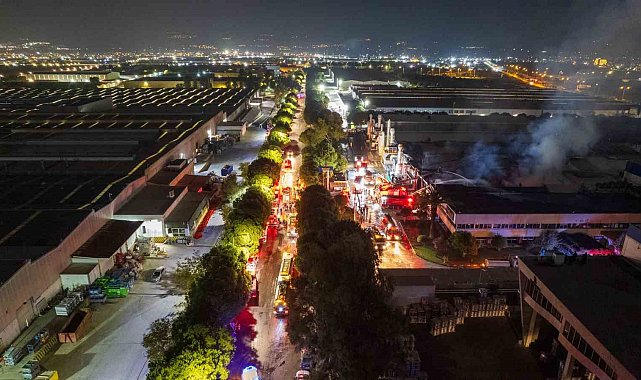 Manisa'daki fabrika yangını kontrol altına alındı